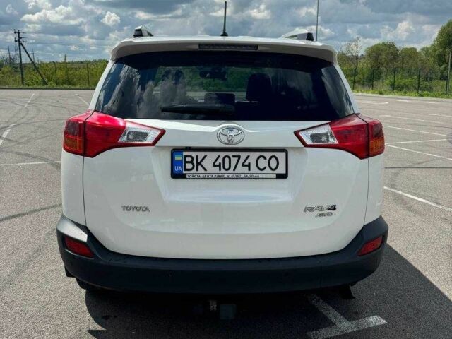 Белый Тойота РАВ 4, объемом двигателя 2.2 л и пробегом 141 тыс. км за 17000 $, фото 3 на Automoto.ua