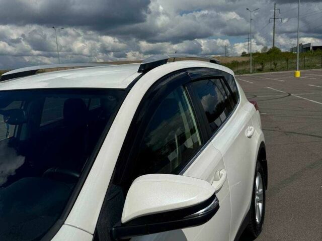 Белый Тойота РАВ 4, объемом двигателя 2.2 л и пробегом 141 тыс. км за 17000 $, фото 8 на Automoto.ua