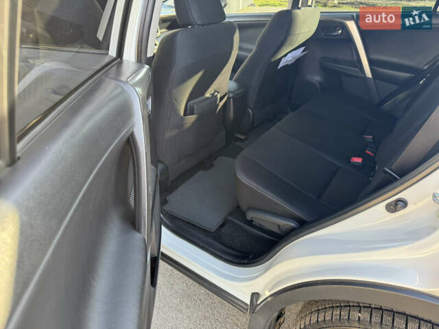 Білий Тойота РАВ 4, об'ємом двигуна 2.2 л та пробігом 215 тис. км за 15800 $, фото 11 на Automoto.ua