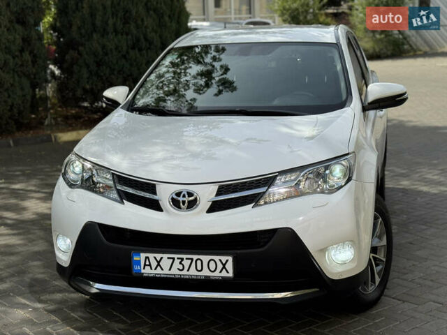 Білий Тойота РАВ 4, об'ємом двигуна 2.23 л та пробігом 129 тис. км за 18999 $, фото 1 на Automoto.ua