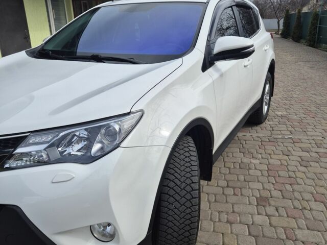 Белый Тойота РАВ 4, объемом двигателя 2.2 л и пробегом 124 тыс. км за 19000 $, фото 3 на Automoto.ua