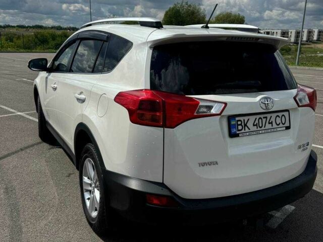 Белый Тойота РАВ 4, объемом двигателя 2.2 л и пробегом 141 тыс. км за 17000 $, фото 4 на Automoto.ua