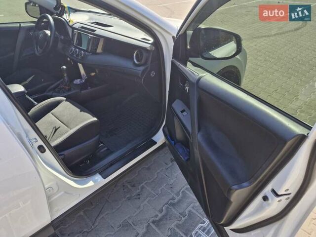Белый Тойота РАВ 4, объемом двигателя 1.99 л и пробегом 178 тыс. км за 16800 $, фото 12 на Automoto.ua