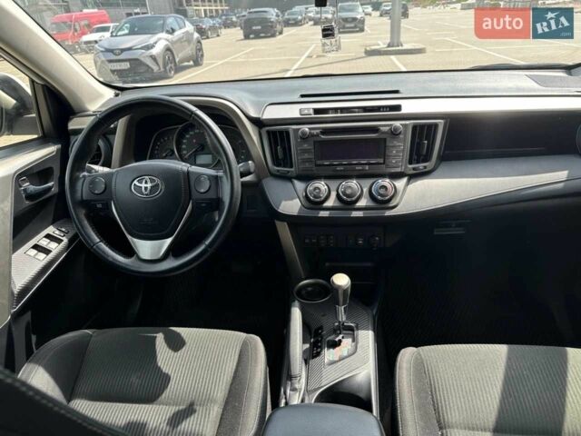 Белый Тойота РАВ 4, объемом двигателя 2 л и пробегом 123 тыс. км за 16900 $, фото 11 на Automoto.ua