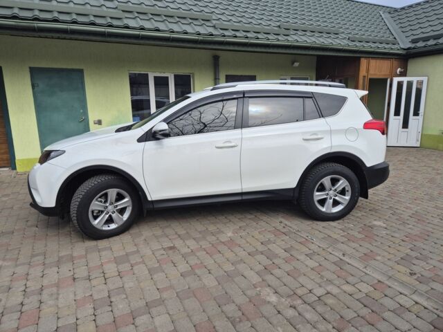 Белый Тойота РАВ 4, объемом двигателя 2.2 л и пробегом 124 тыс. км за 19000 $, фото 5 на Automoto.ua