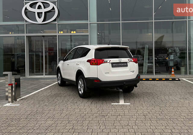 Белый Тойота РАВ 4, объемом двигателя 2.23 л и пробегом 188 тыс. км за 18900 $, фото 3 на Automoto.ua