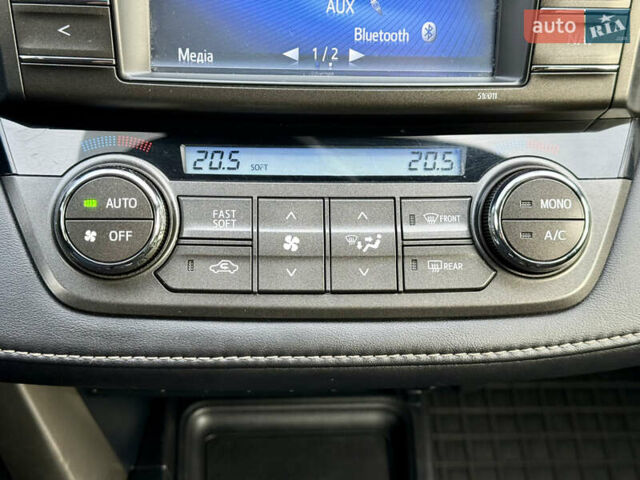 Белый Тойота РАВ 4, объемом двигателя 2 л и пробегом 216 тыс. км за 14999 $, фото 33 на Automoto.ua