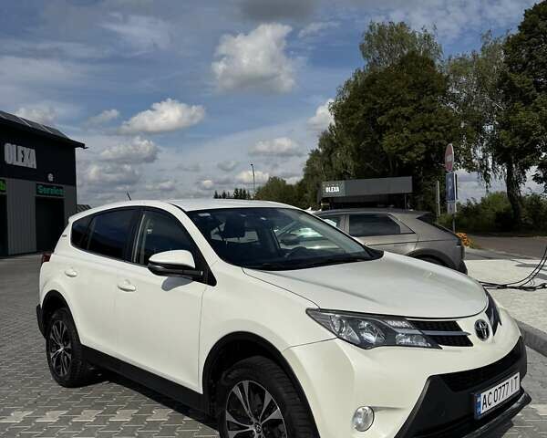 Білий Тойота РАВ 4, об'ємом двигуна 2.23 л та пробігом 299 тис. км за 17500 $, фото 1 на Automoto.ua