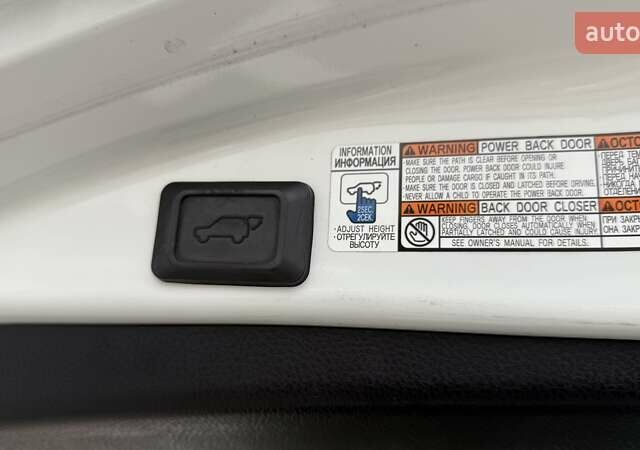 Белый Тойота РАВ 4, объемом двигателя 2.23 л и пробегом 188 тыс. км за 18900 $, фото 2 на Automoto.ua