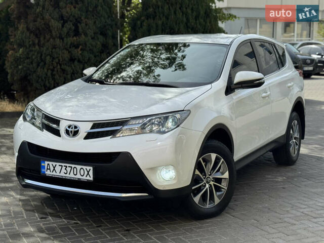 Білий Тойота РАВ 4, об'ємом двигуна 2.23 л та пробігом 129 тис. км за 18999 $, фото 2 на Automoto.ua