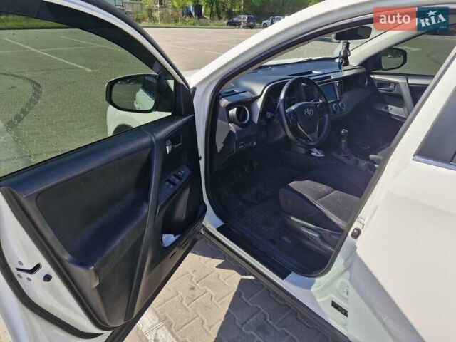 Белый Тойота РАВ 4, объемом двигателя 1.99 л и пробегом 178 тыс. км за 16800 $, фото 8 на Automoto.ua