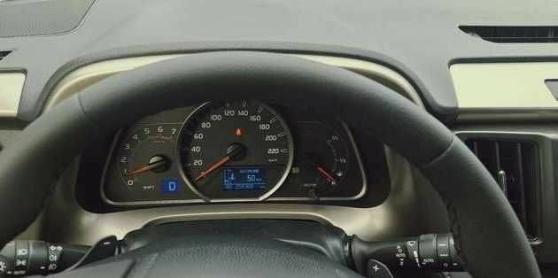 Білий Тойота РАВ 4, об'ємом двигуна 2.2 л та пробігом 254 тис. км за 5200 $, фото 9 на Automoto.ua