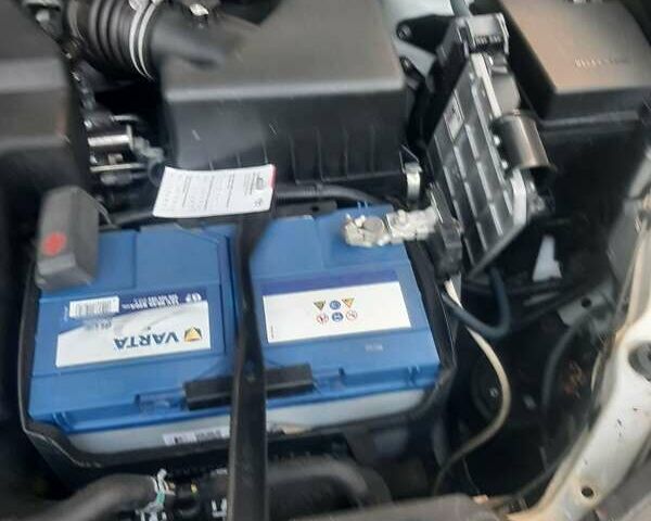 Білий Тойота РАВ 4, об'ємом двигуна 2.2 л та пробігом 235 тис. км за 17500 $, фото 4 на Automoto.ua