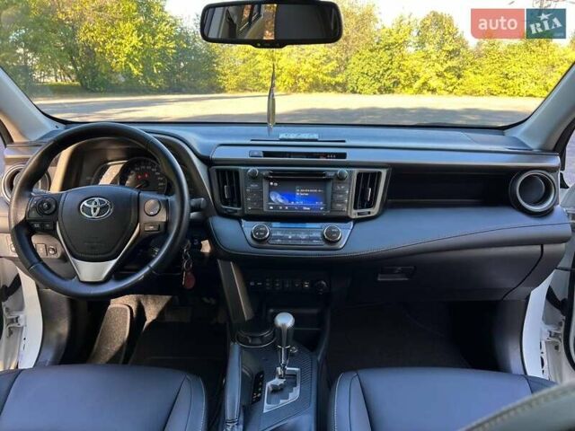 Белый Тойота РАВ 4, объемом двигателя 2.23 л и пробегом 131 тыс. км за 18000 $, фото 25 на Automoto.ua