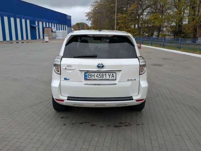 Белый Тойота РАВ 4, объемом двигателя 0 л и пробегом 130 тыс. км за 313 $, фото 4 на Automoto.ua