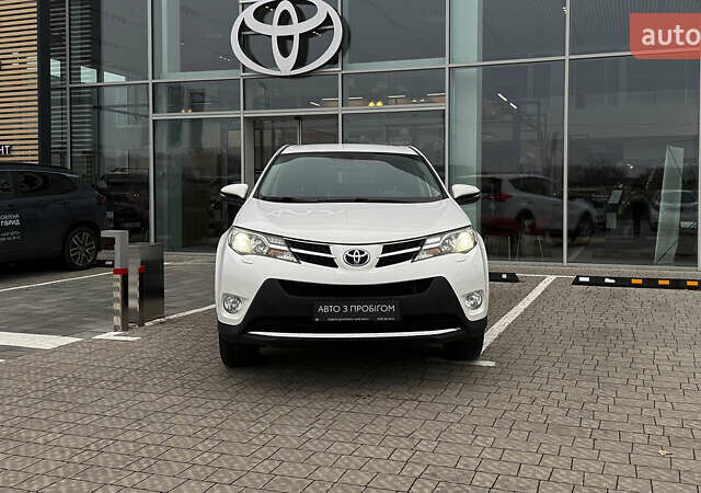 Белый Тойота РАВ 4, объемом двигателя 2.23 л и пробегом 188 тыс. км за 18900 $, фото 6 на Automoto.ua