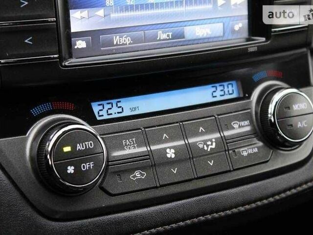 Белый Тойота РАВ 4, объемом двигателя 2.2 л и пробегом 141 тыс. км за 17000 $, фото 16 на Automoto.ua