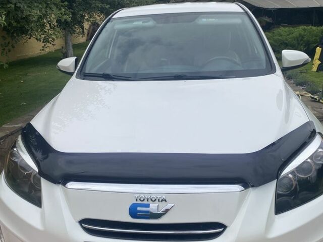 Белый Тойота РАВ 4, объемом двигателя 0 л и пробегом 179 тыс. км за 10950 $, фото 3 на Automoto.ua