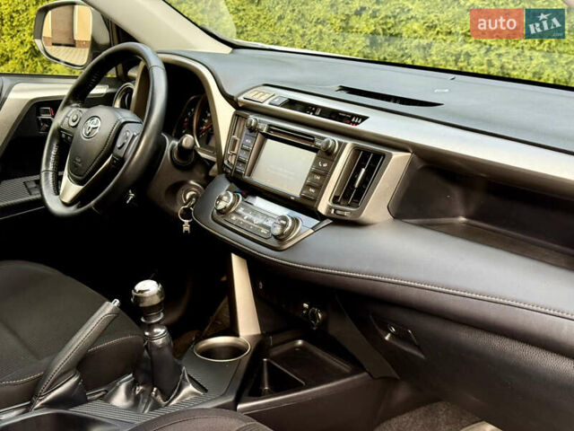 Белый Тойота РАВ 4, объемом двигателя 2 л и пробегом 216 тыс. км за 14999 $, фото 26 на Automoto.ua