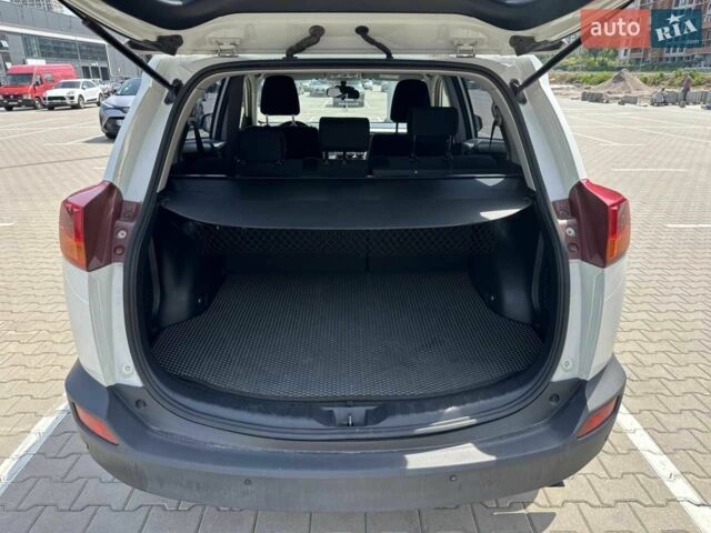 Белый Тойота РАВ 4, объемом двигателя 2 л и пробегом 123 тыс. км за 16900 $, фото 12 на Automoto.ua