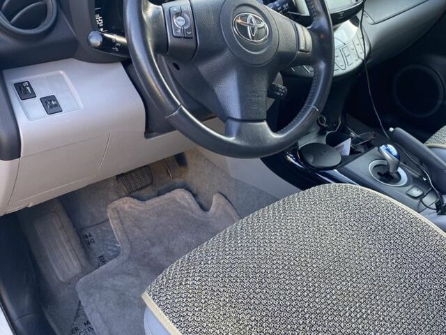 Белый Тойота РАВ 4, объемом двигателя 0 л и пробегом 179 тыс. км за 10950 $, фото 5 на Automoto.ua