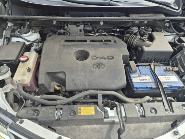 Белый Тойота РАВ 4, объемом двигателя 2.2 л и пробегом 124 тыс. км за 19000 $, фото 1 на Automoto.ua