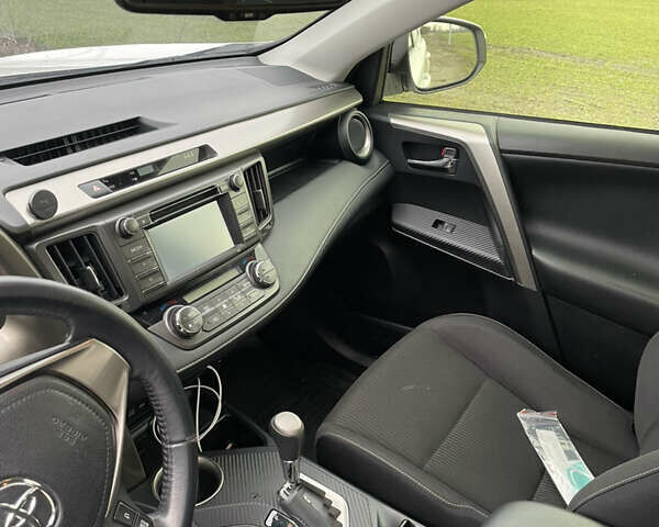 Білий Тойота РАВ 4, об'ємом двигуна 2.2 л та пробігом 102 тис. км за 19000 $, фото 10 на Automoto.ua