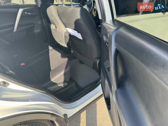 Білий Тойота РАВ 4, об'ємом двигуна 2.2 л та пробігом 215 тис. км за 15800 $, фото 10 на Automoto.ua