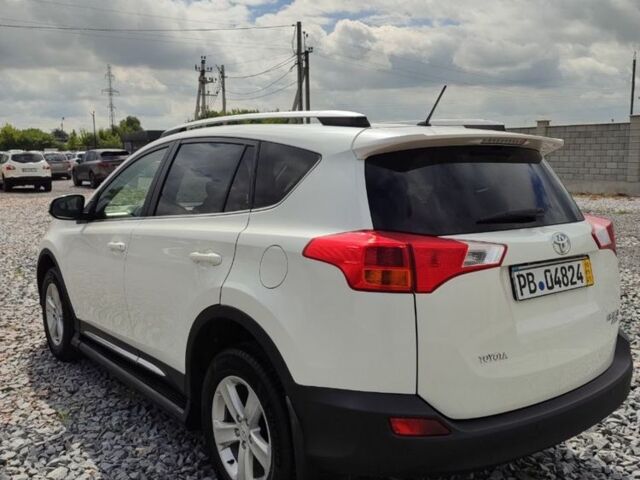 Білий Тойота РАВ 4, об'ємом двигуна 2.5 л та пробігом 250 тис. км за 16200 $, фото 6 на Automoto.ua