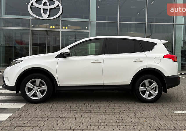 Белый Тойота РАВ 4, объемом двигателя 2.23 л и пробегом 188 тыс. км за 18900 $, фото 4 на Automoto.ua