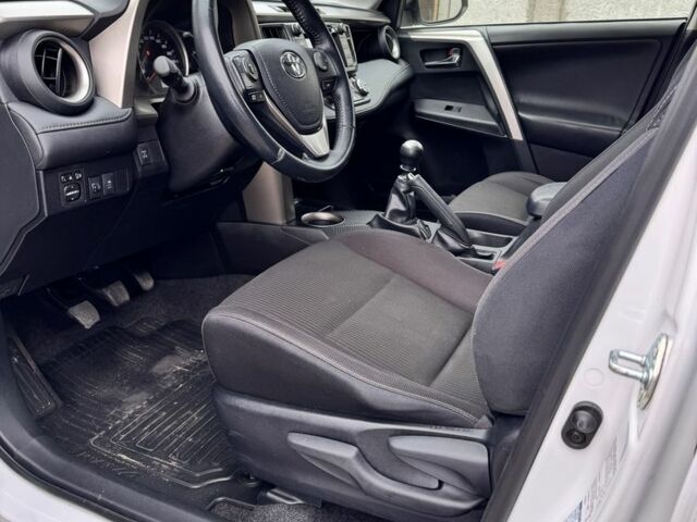 Білий Тойота РАВ 4, об'ємом двигуна 2.2 л та пробігом 165 тис. км за 17900 $, фото 3 на Automoto.ua