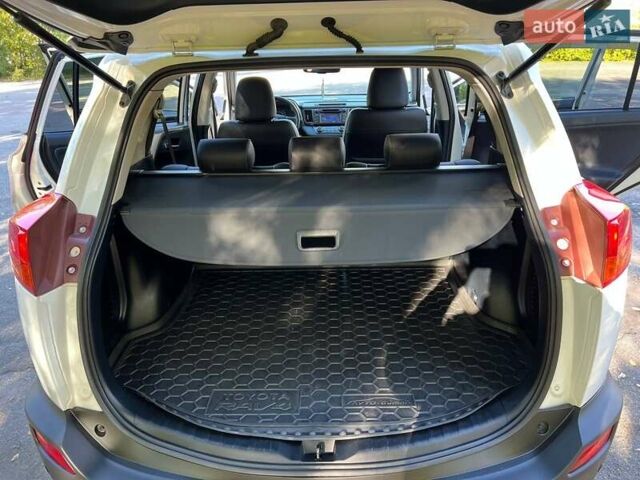 Белый Тойота РАВ 4, объемом двигателя 2.23 л и пробегом 131 тыс. км за 18000 $, фото 20 на Automoto.ua