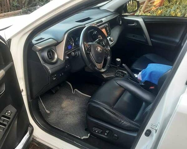 Білий Тойота РАВ 4, об'ємом двигуна 2.2 л та пробігом 235 тис. км за 17500 $, фото 12 на Automoto.ua