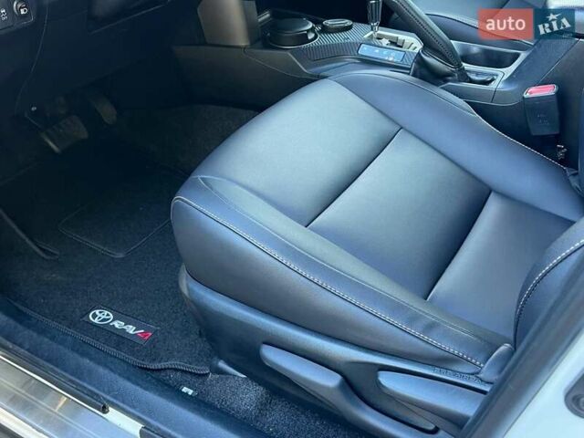 Белый Тойота РАВ 4, объемом двигателя 2.23 л и пробегом 131 тыс. км за 18000 $, фото 18 на Automoto.ua