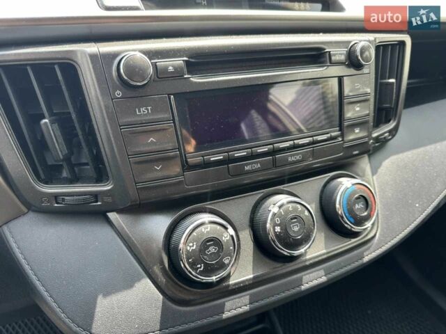 Белый Тойота РАВ 4, объемом двигателя 2 л и пробегом 123 тыс. км за 16900 $, фото 16 на Automoto.ua