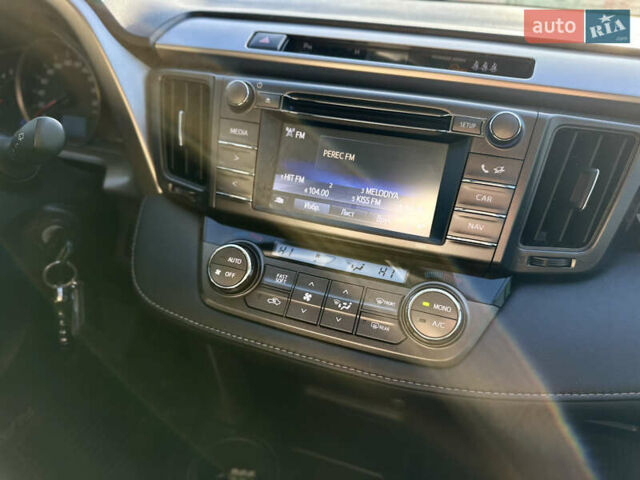 Білий Тойота РАВ 4, об'ємом двигуна 2.23 л та пробігом 105 тис. км за 19300 $, фото 14 на Automoto.ua