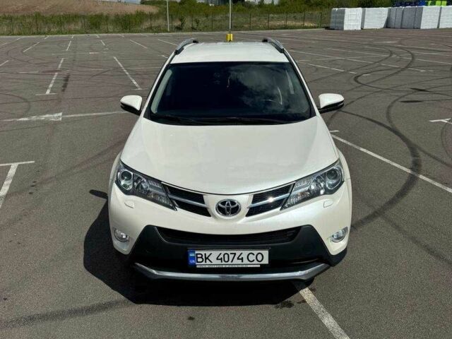 Белый Тойота РАВ 4, объемом двигателя 2.2 л и пробегом 141 тыс. км за 17000 $, фото 2 на Automoto.ua