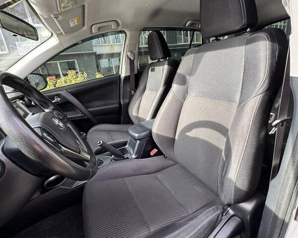 Белый Тойота РАВ 4, объемом двигателя 1.99 л и пробегом 181 тыс. км за 15700 $, фото 10 на Automoto.ua