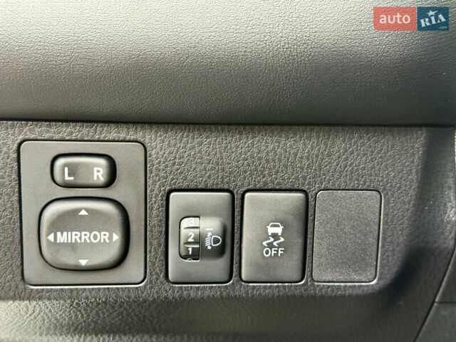 Белый Тойота РАВ 4, объемом двигателя 2 л и пробегом 216 тыс. км за 14999 $, фото 15 на Automoto.ua