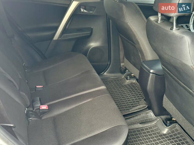 Белый Тойота РАВ 4, объемом двигателя 2 л и пробегом 216 тыс. км за 14999 $, фото 21 на Automoto.ua