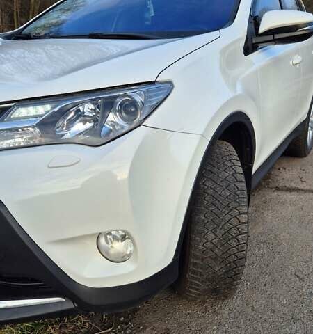 Белый Тойота РАВ 4, объемом двигателя 2.23 л и пробегом 126 тыс. км за 18500 $, фото 6 на Automoto.ua