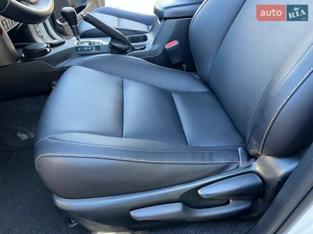 Белый Тойота РАВ 4, объемом двигателя 2.23 л и пробегом 131 тыс. км за 18000 $, фото 23 на Automoto.ua