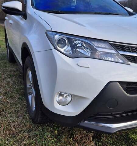 Белый Тойота РАВ 4, объемом двигателя 2.23 л и пробегом 126 тыс. км за 18500 $, фото 2 на Automoto.ua