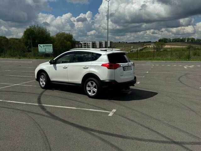 Белый Тойота РАВ 4, объемом двигателя 2.2 л и пробегом 141 тыс. км за 17000 $, фото 9 на Automoto.ua