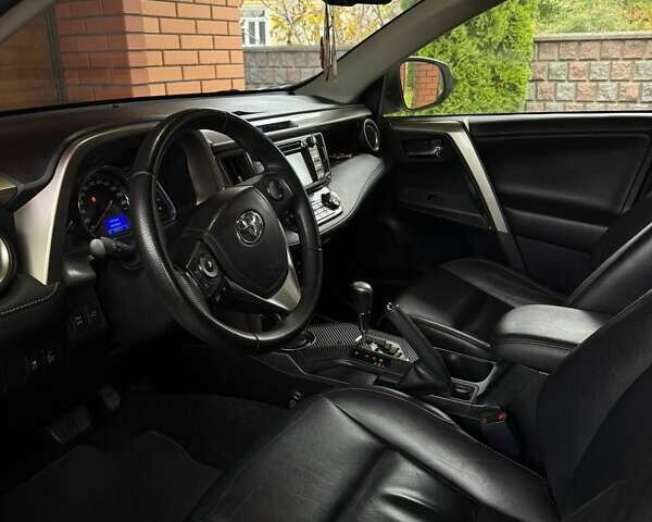 Білий Тойота РАВ 4, об'ємом двигуна 2.2 л та пробігом 190 тис. км за 19500 $, фото 12 на Automoto.ua