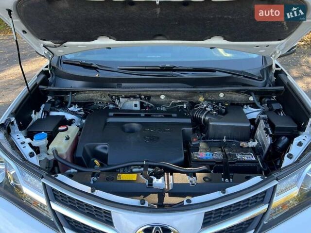 Белый Тойота РАВ 4, объемом двигателя 2.23 л и пробегом 131 тыс. км за 18000 $, фото 29 на Automoto.ua