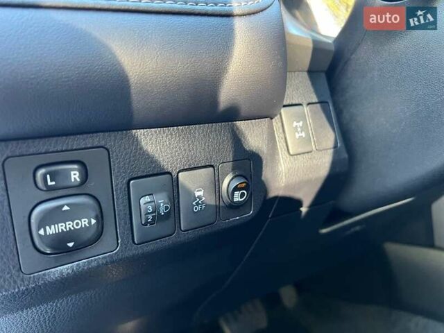 Белый Тойота РАВ 4, объемом двигателя 2.23 л и пробегом 131 тыс. км за 18000 $, фото 27 на Automoto.ua