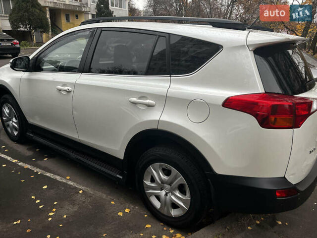 Белый Тойота РАВ 4, объемом двигателя 2.2 л и пробегом 151 тыс. км за 15800 $, фото 3 на Automoto.ua