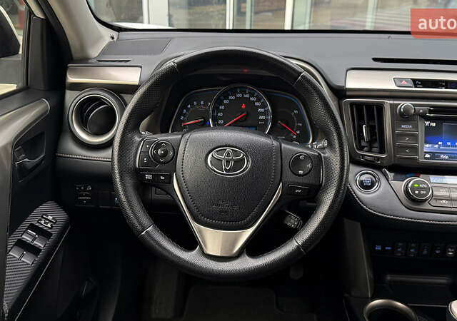 Белый Тойота РАВ 4, объемом двигателя 2.23 л и пробегом 188 тыс. км за 18900 $, фото 10 на Automoto.ua