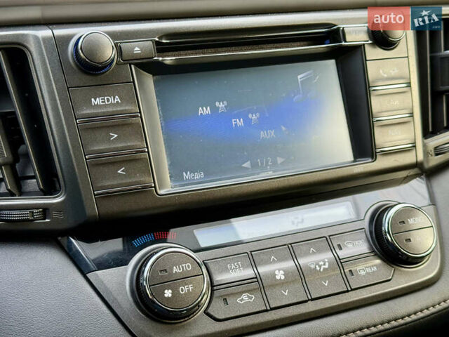 Белый Тойота РАВ 4, объемом двигателя 2 л и пробегом 216 тыс. км за 14999 $, фото 32 на Automoto.ua